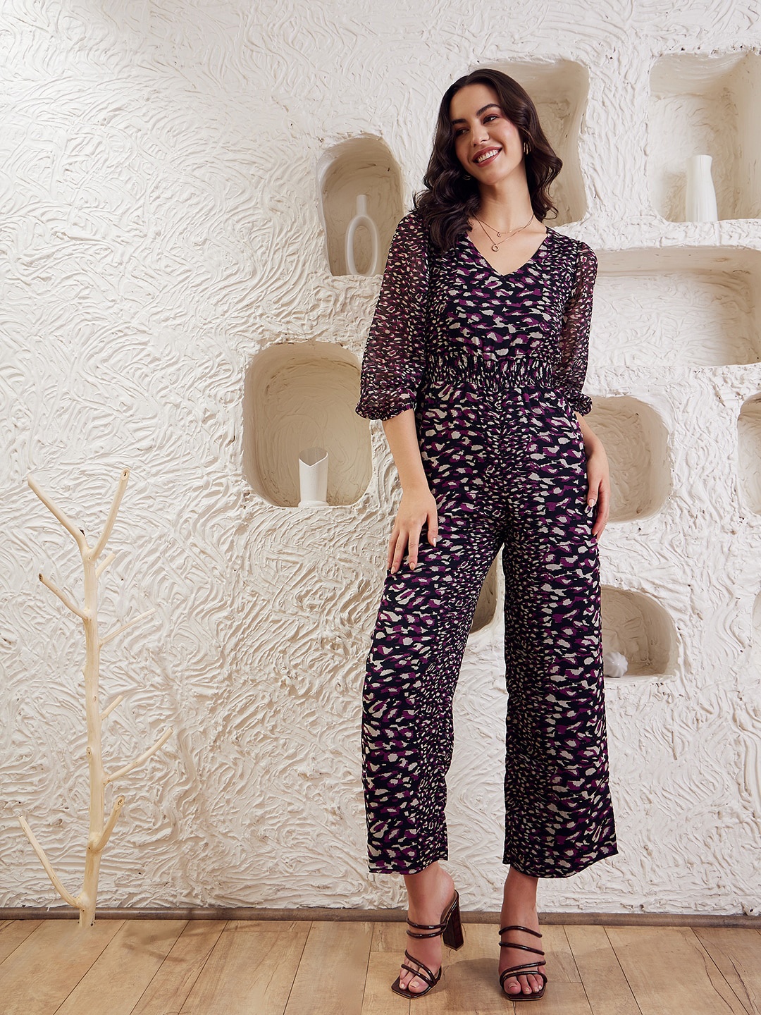 

Berrylush Abstract Printed V-Neck Puffed Sleeves Basic Jumpsuit, Black