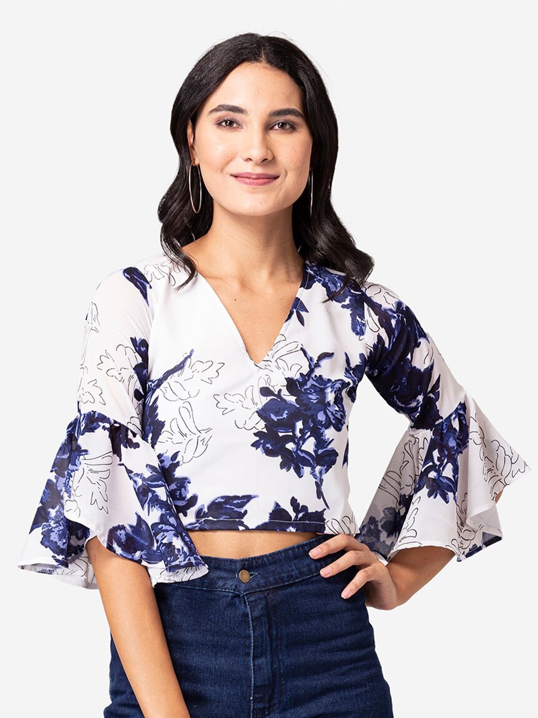 

BAESD Floral Printed Bell Sleeve V-Neck Crop Top, White