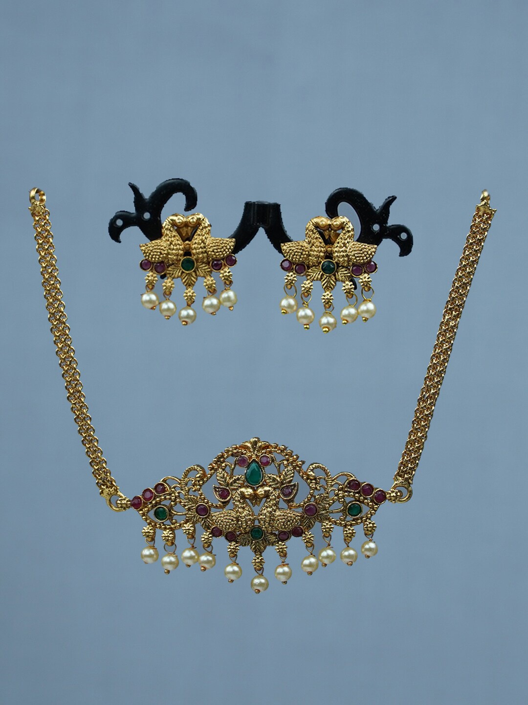 

Diksha collection Gold-Plated Stone Studded & Beaded Jewellery Set