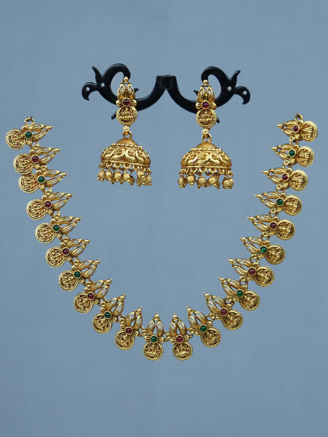 

Diksha collection Gold-Plated Stone Studded & Beaded Jewellery Set