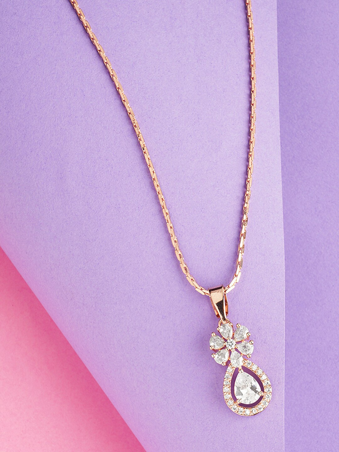 

DressBerry Rose Gold-Plated Pendant & Chain