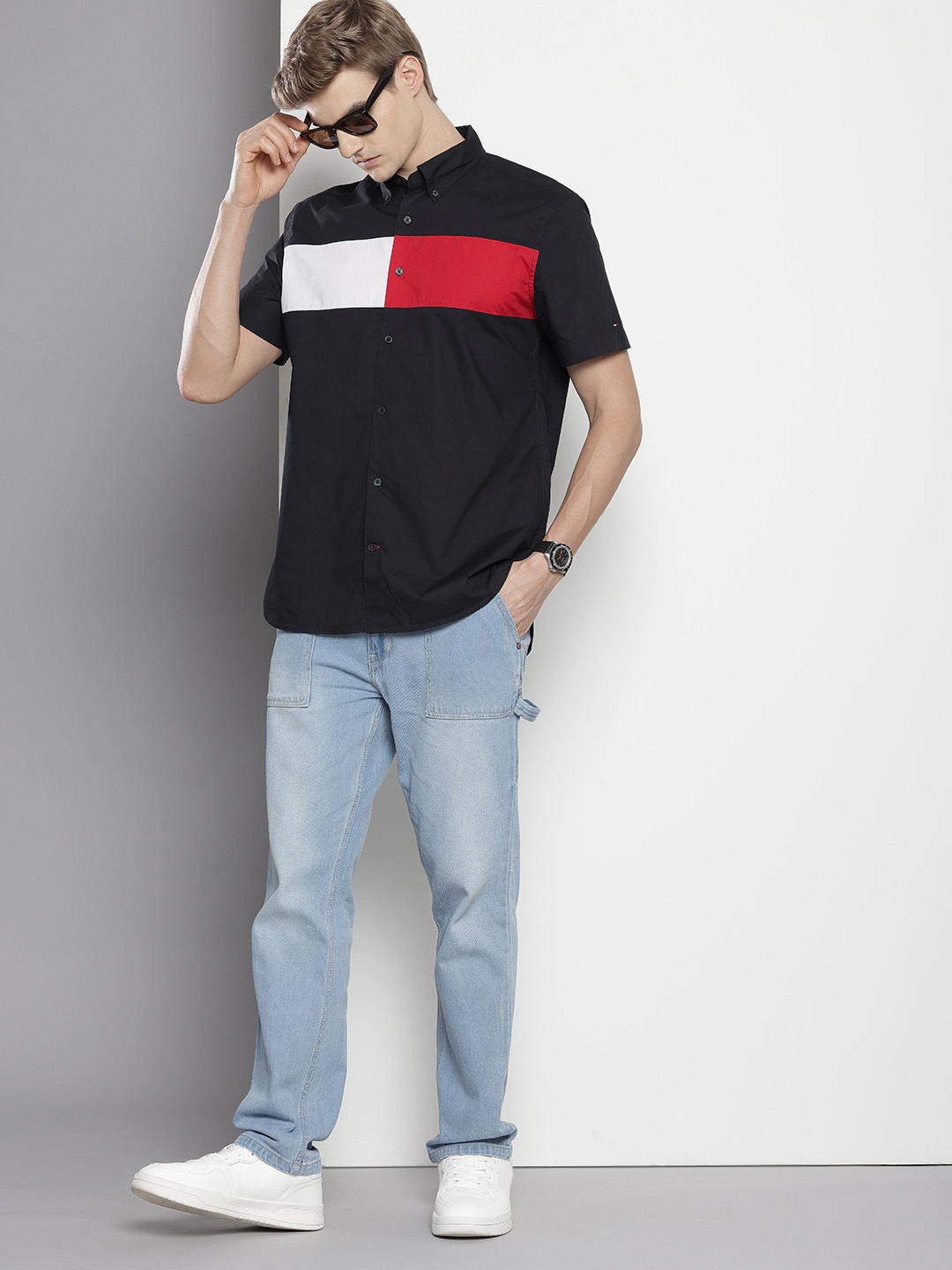 

Tommy Hilfiger Pure Cotton Colourblocked Casual Shirt, Navy blue