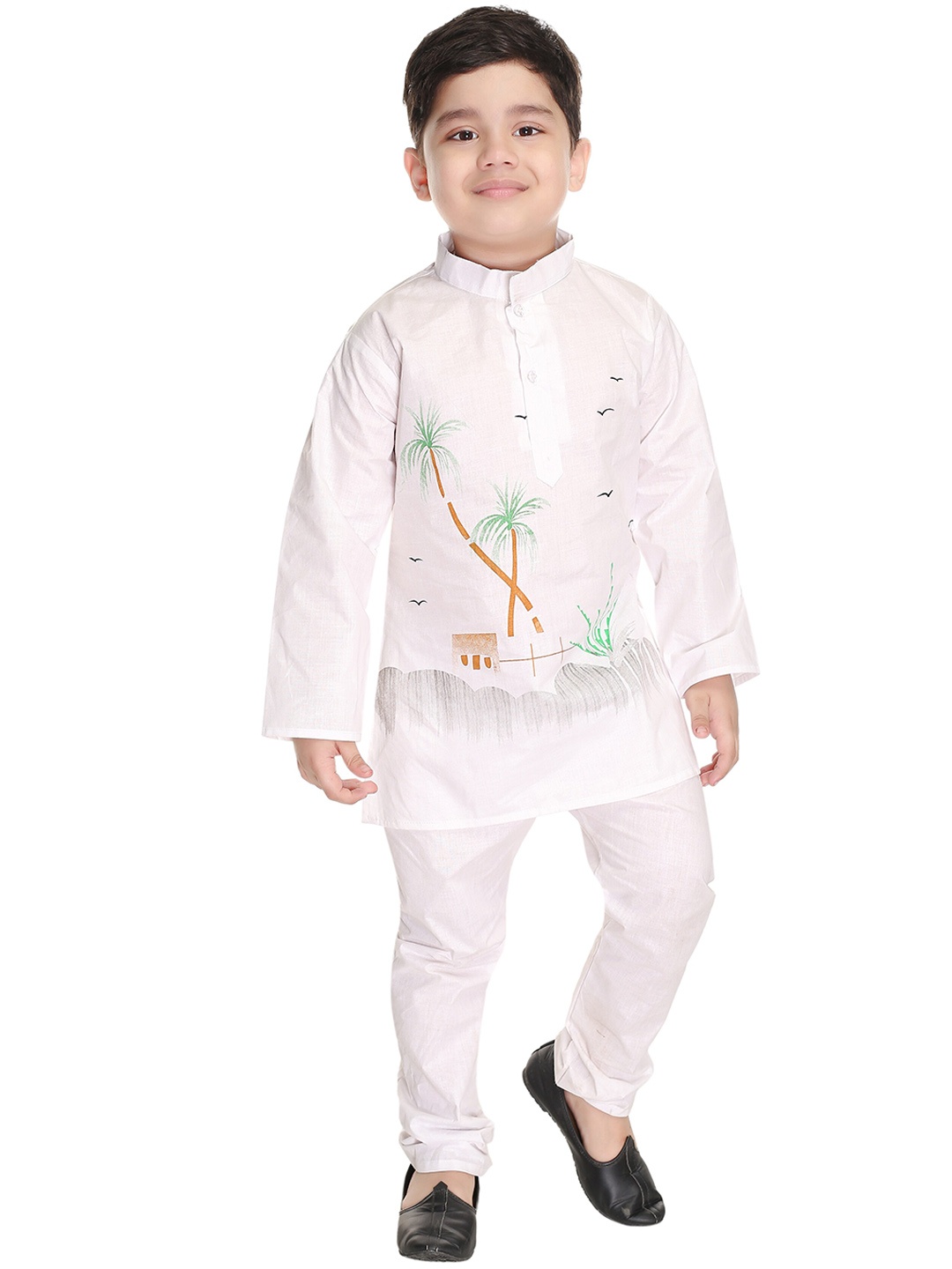 

BAESD Boys Graphic Printed Regular Pure Cotton Kurta With Pyjamas, White