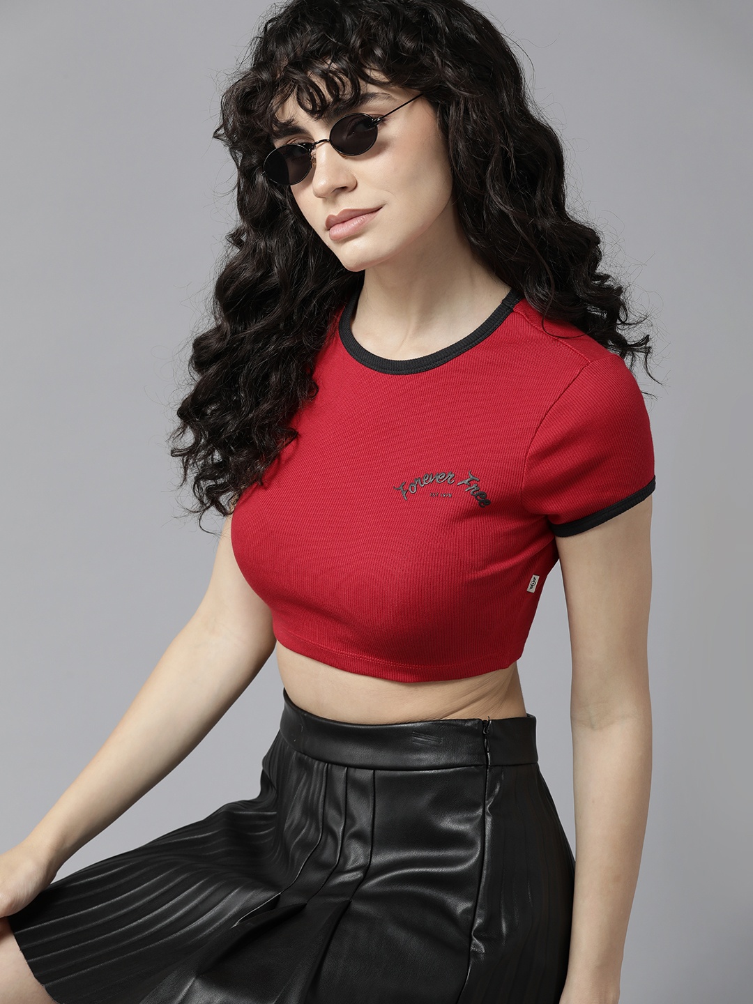 

The Roadster Lifestyle Co. Pure Cotton Contrast Tipping Ribbed T-shirt, Red