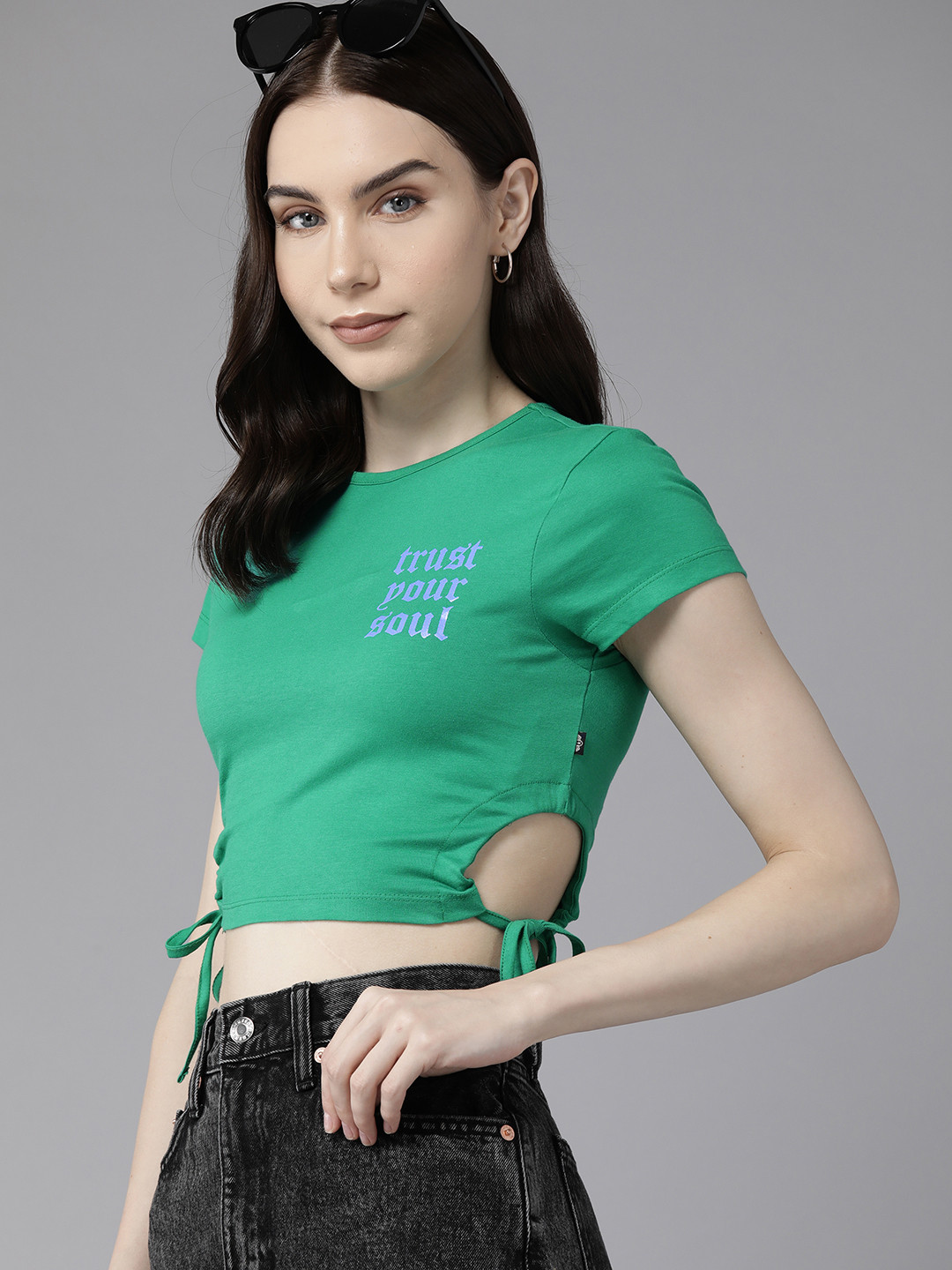 

The Roadster Lifestyle Co. Typography Printed Pure Cotton Slim Fit T-shirt, Green