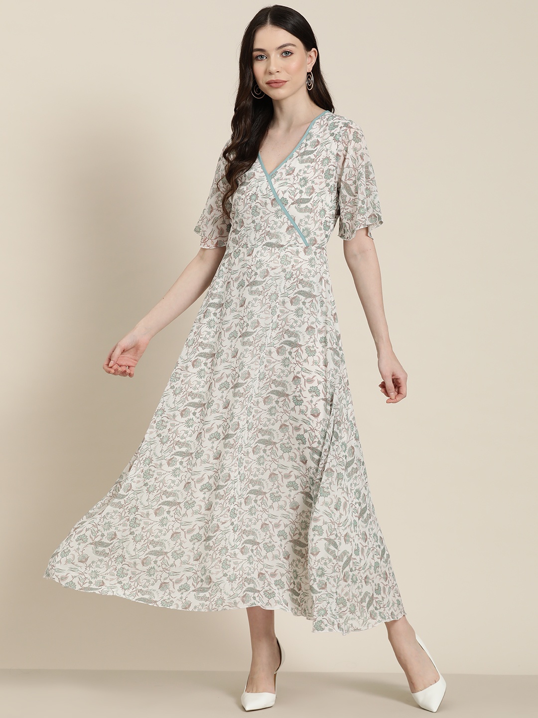 

Qurvii Floral Print Georgette Maxi Dress, White
