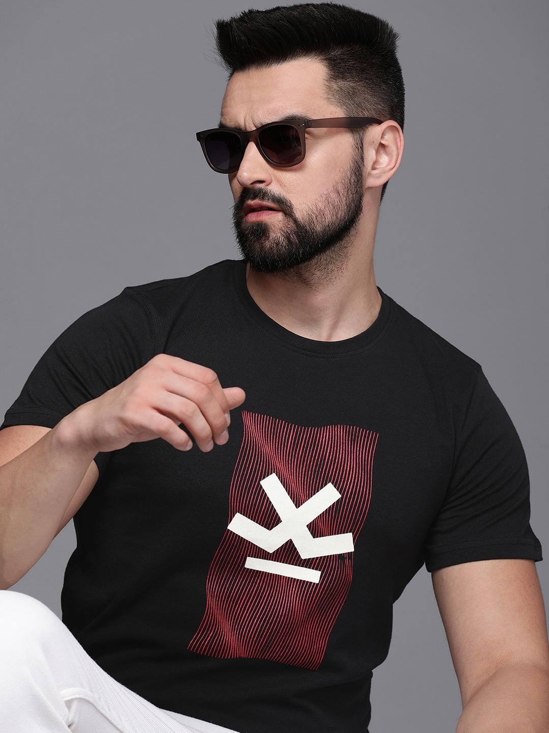

WROGN Brand Logo Printed Pure Cotton Slim Fit T-shirt, Black