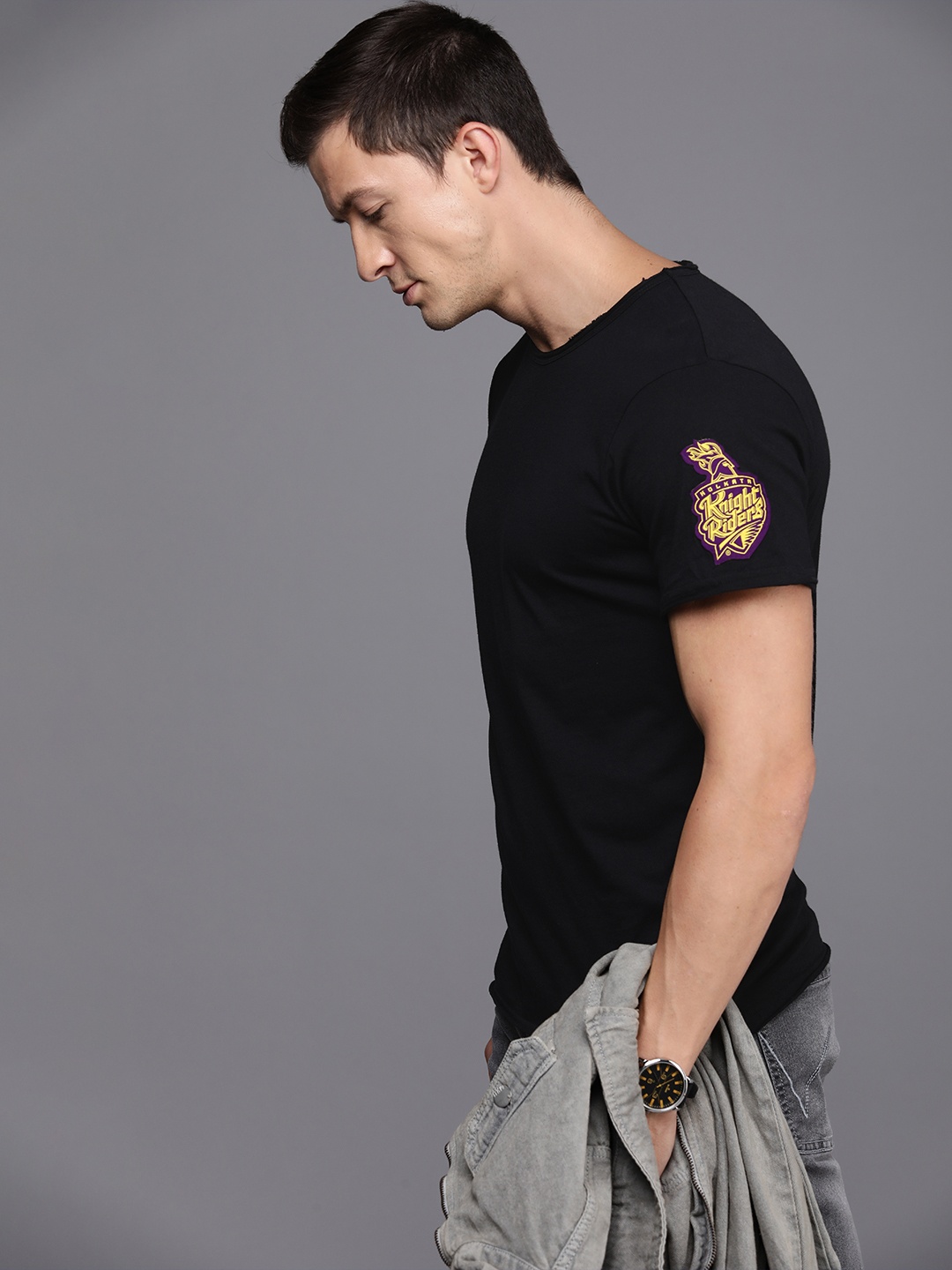 

WROGN Men Pure Cotton Kolkata Knight Riders Applique Slim Fit T-shirt, Black
