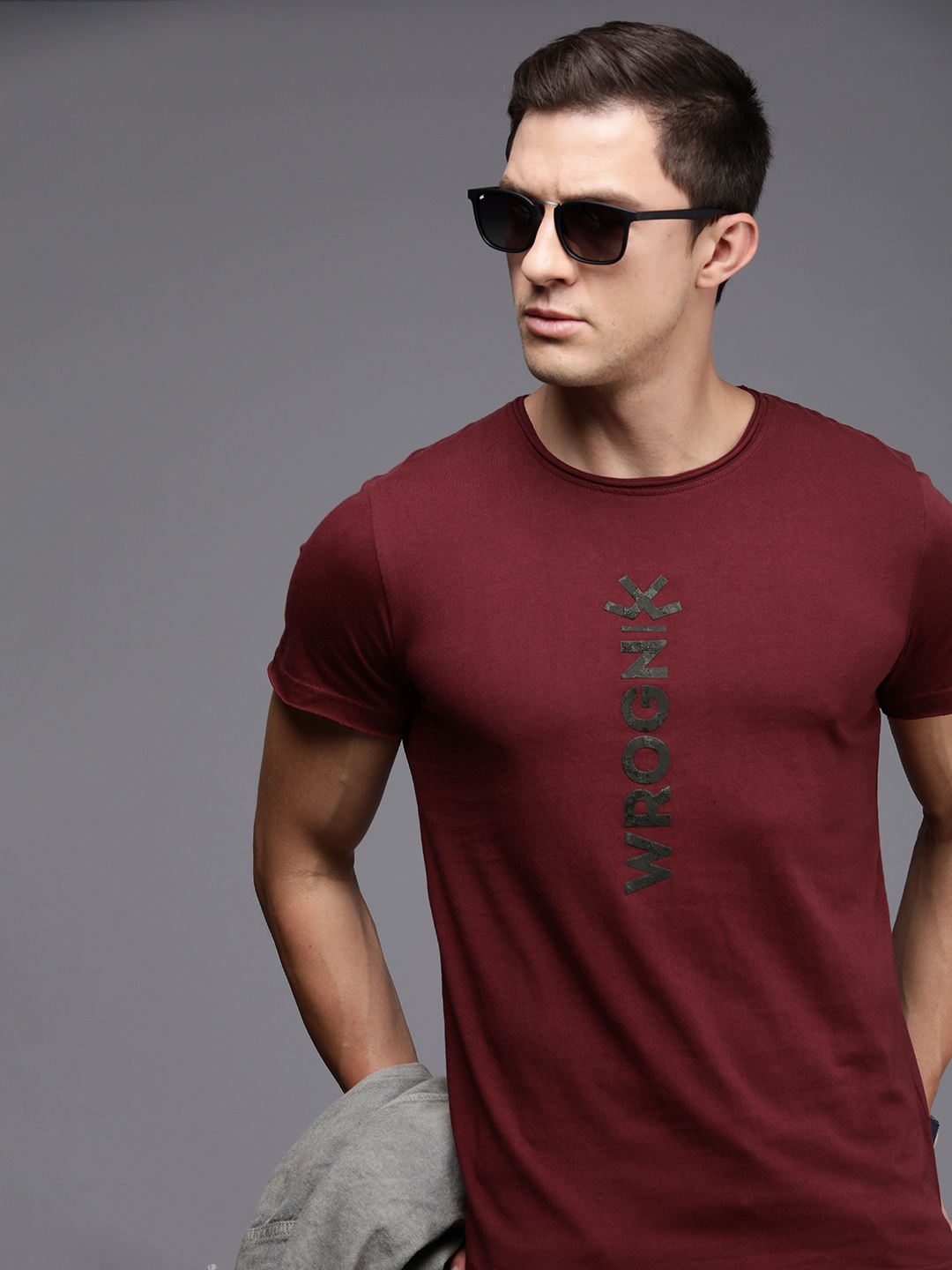 

WROGN Men Pure Cotton Brand Logo Printed Slim Fit T-shirt, Maroon