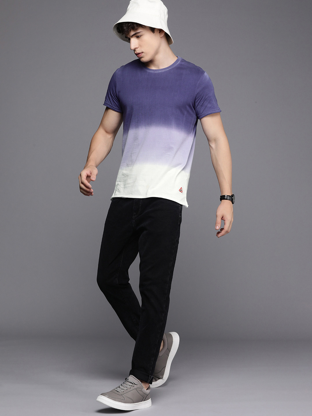 

WROGN Men Pure Cotton Ombre Slim Fit T-shirt, Blue