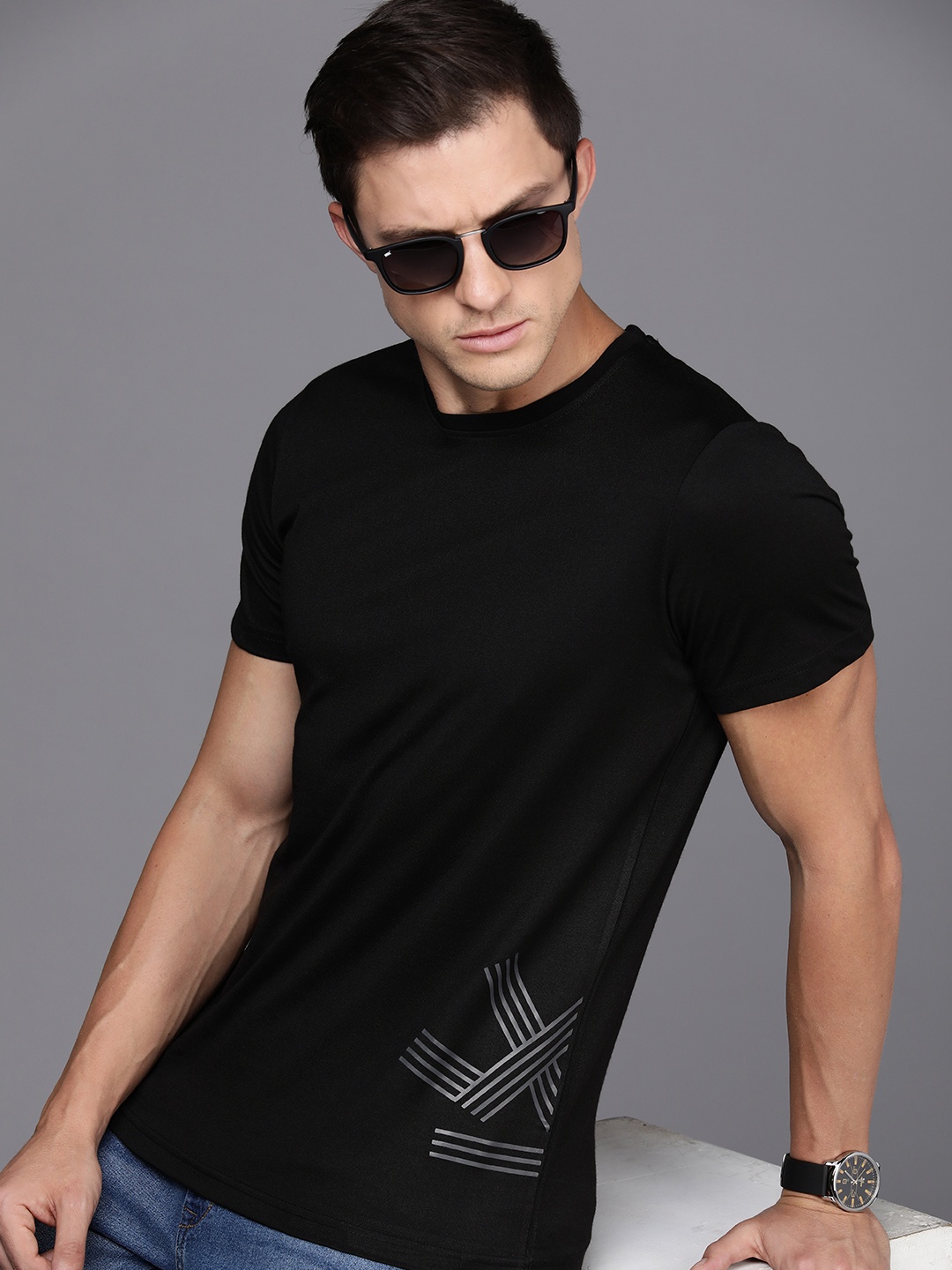 

WROGN Men Brand Logo Printed Slim Fit T-shirt, Black