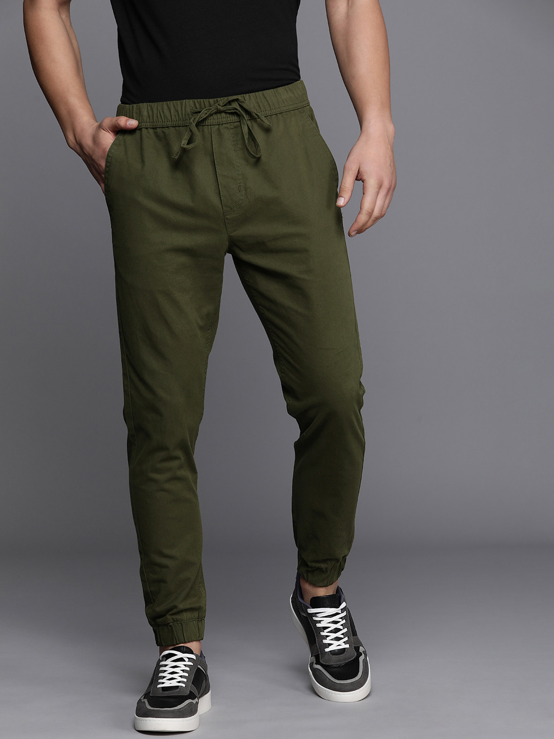 

WROGN Men Solid Joggers, Olive
