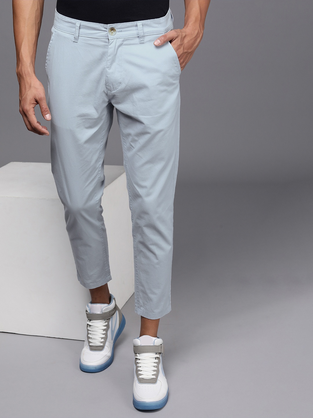

WROGN Men Pure Cotton Crop Fit Trousers, Blue