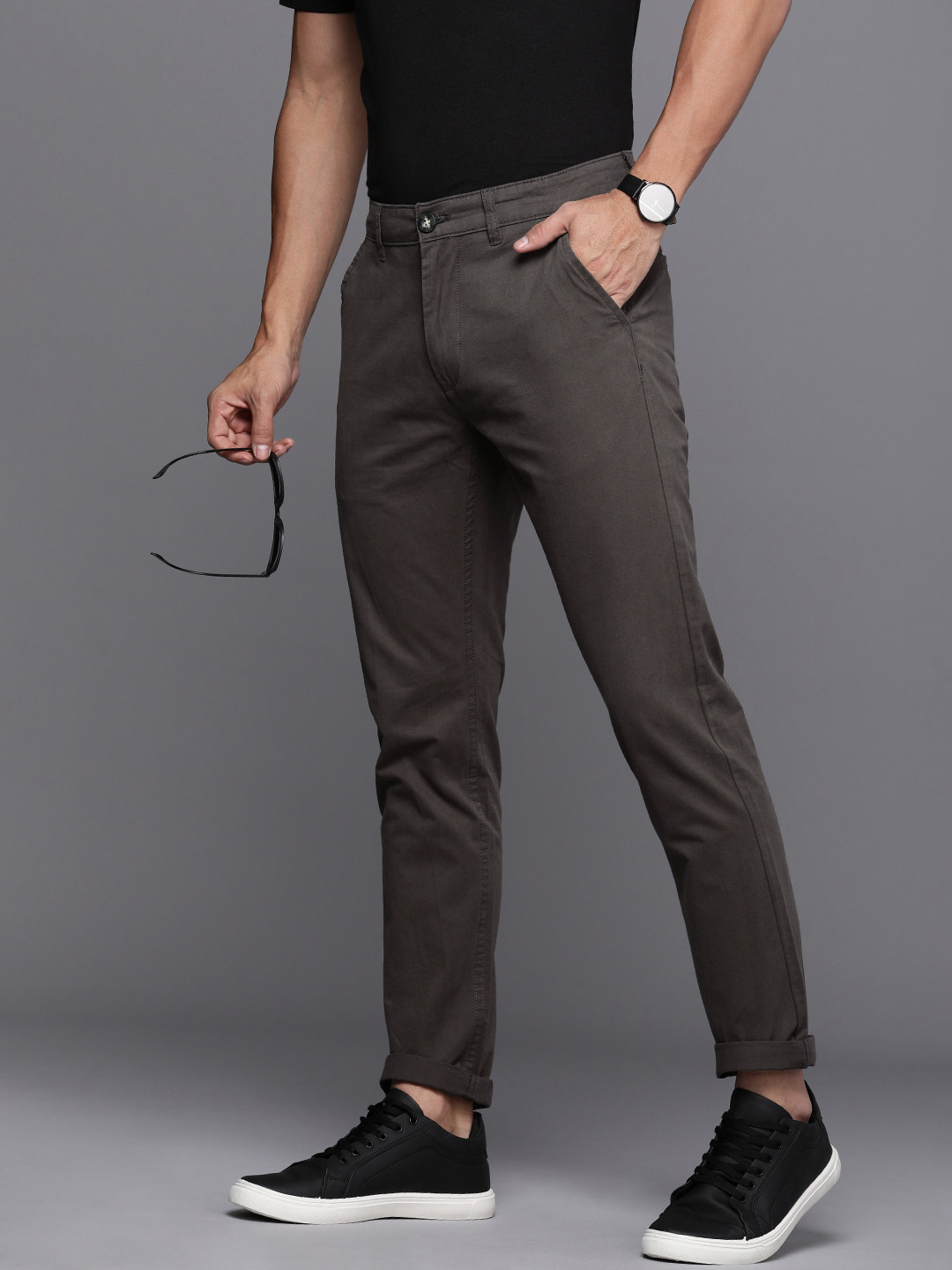 

WROGN Pure Cotton Men Slim Fit Chinos, Grey