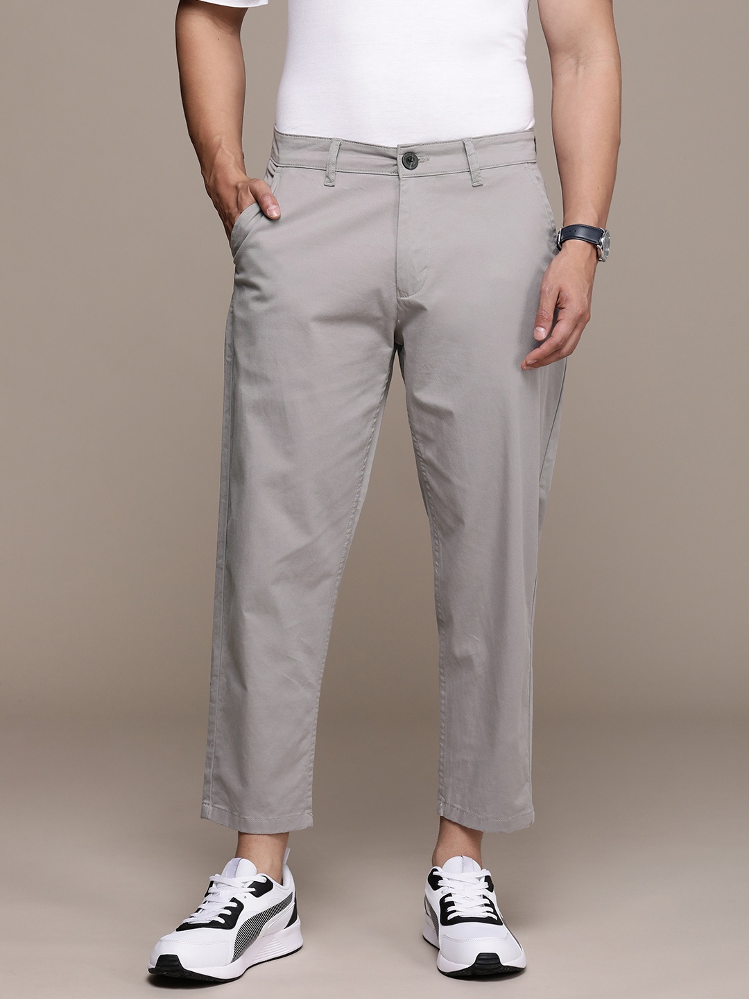 

WROGN Men Crop Fit Chinos Trousers, Grey
