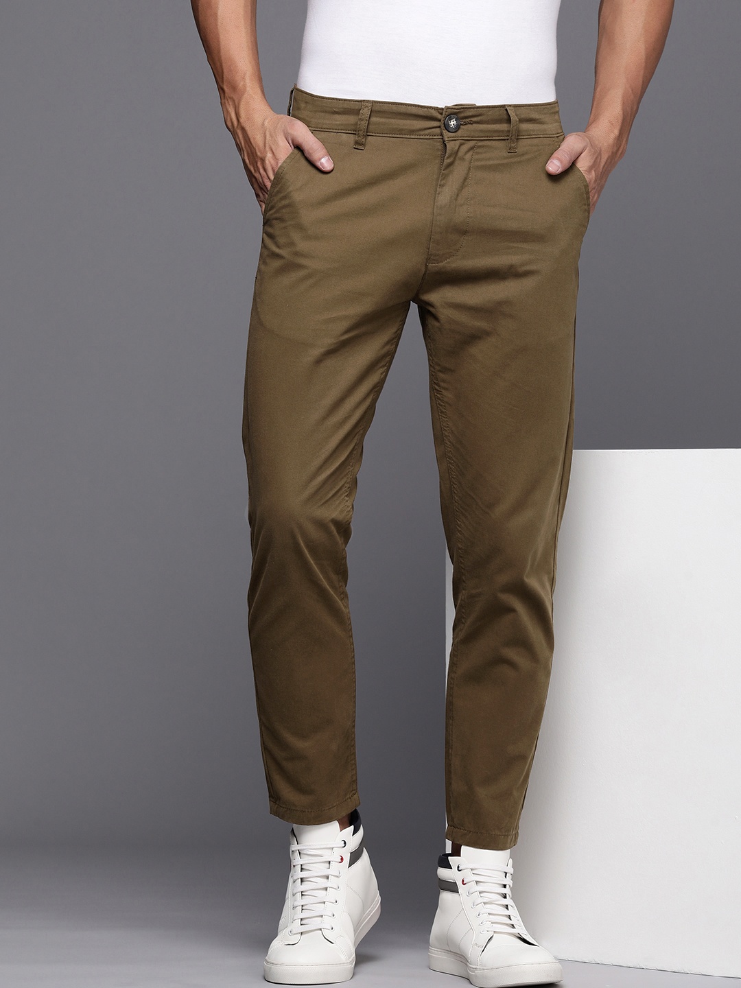 

WROGN Men Slim Fit Pure Cotton Chino Trousers, Khaki