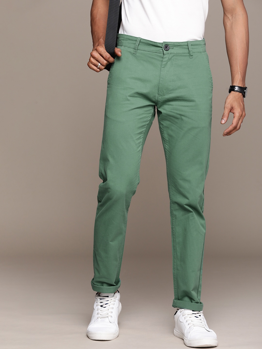 

WROGN Men Solid Slim Fit Chinos Trousers, Green