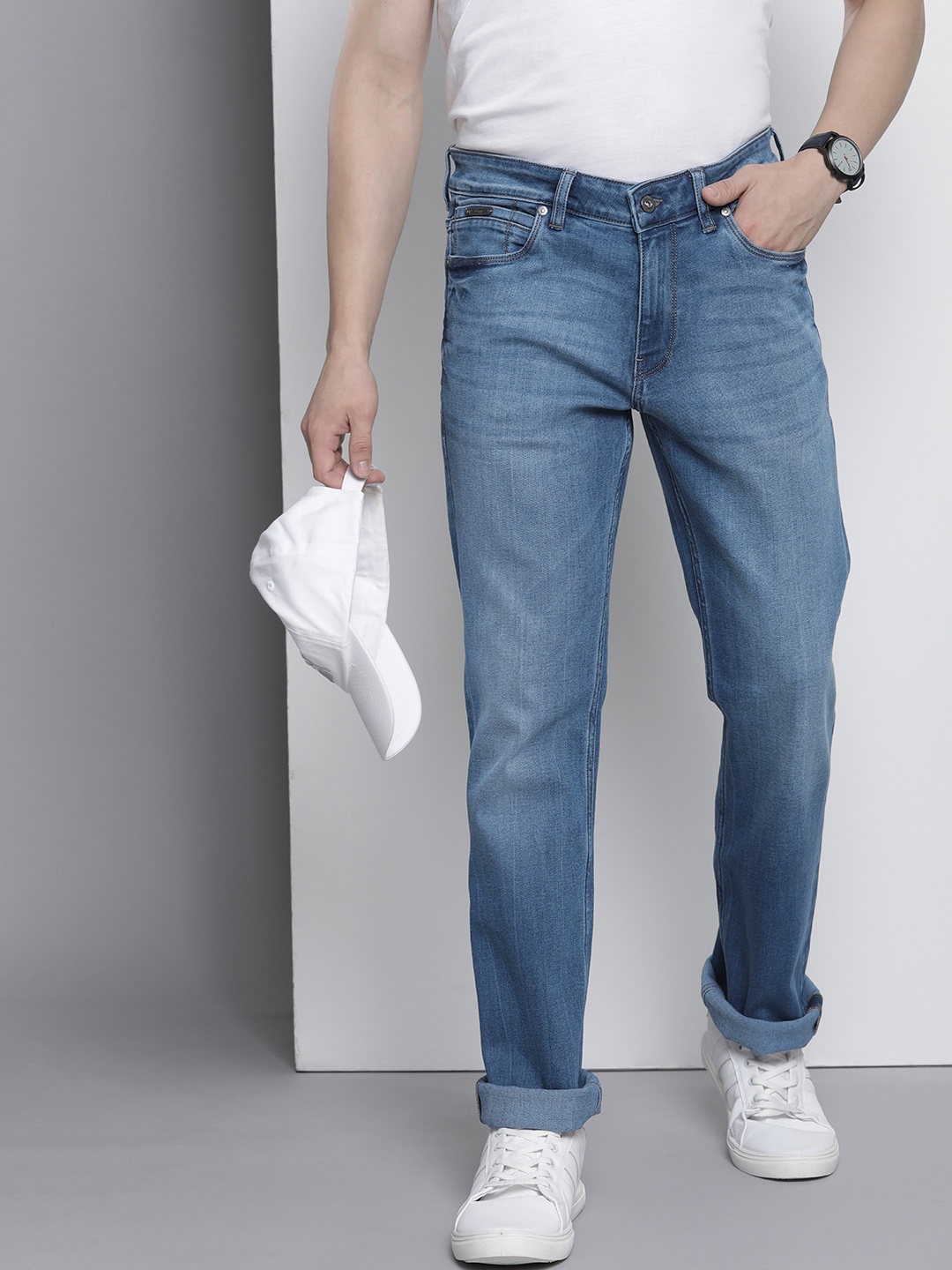 

Nautica Men Straight Fit Light Fade Stretchable Jeans, Blue