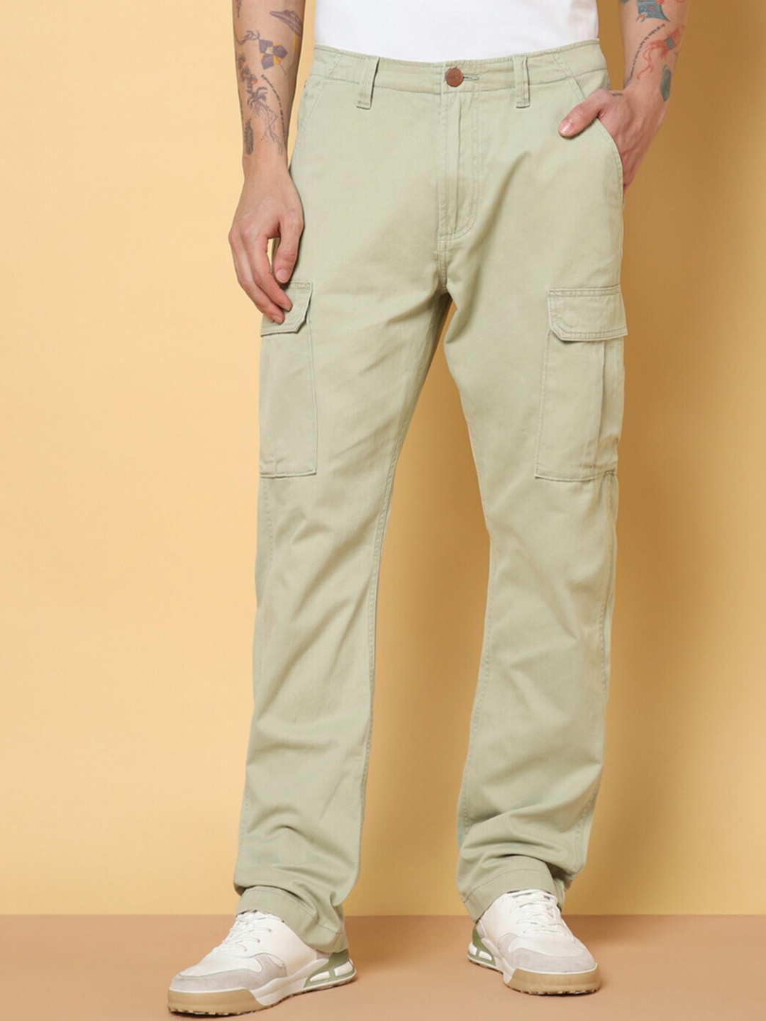 

Wrangler Men Straight Fit Cotton Cargo Trousers, Green
