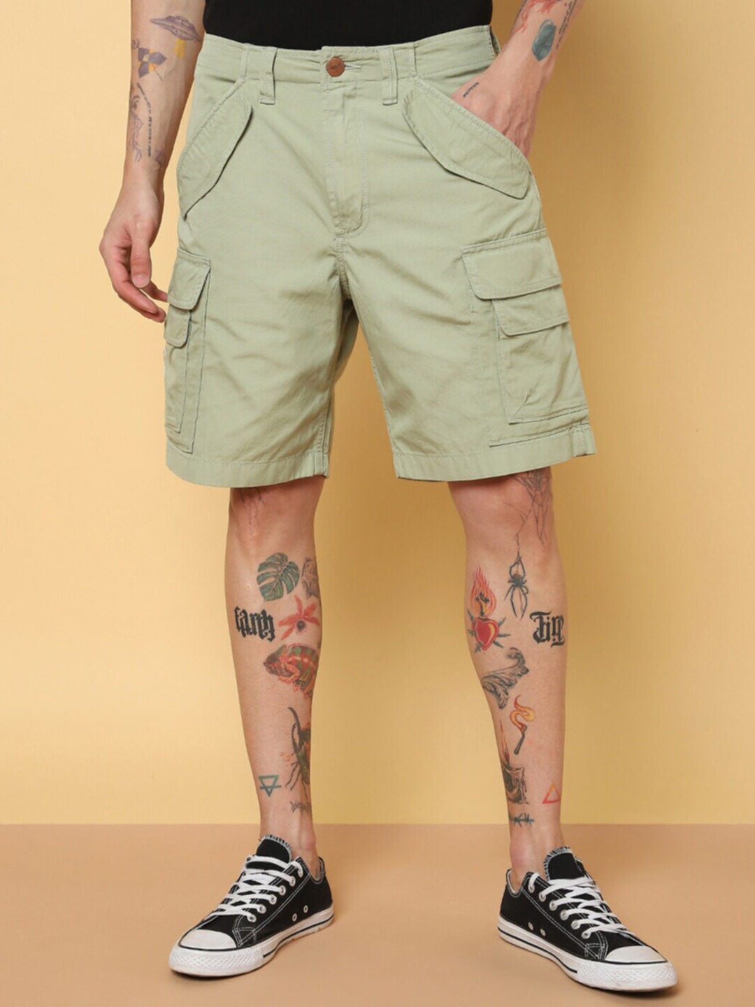 

Wrangler Men Cotton Cargo Shorts, Green