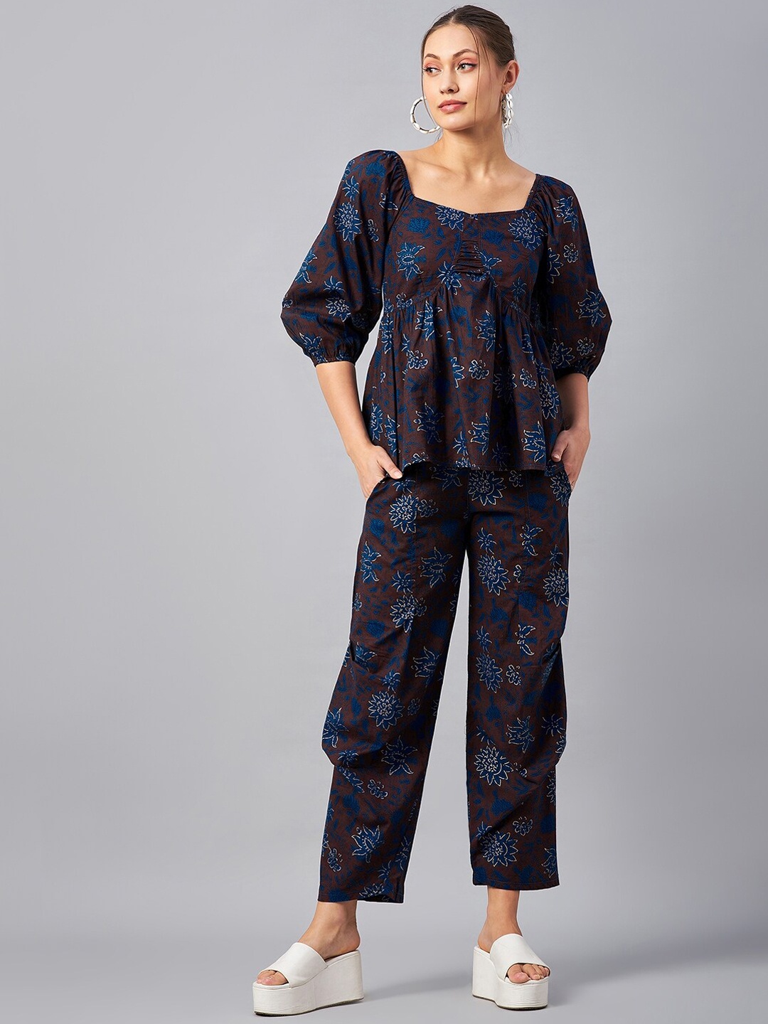 

Antheaa Floral Printed Sweetheart Neck Tunic With Trousers, Brown