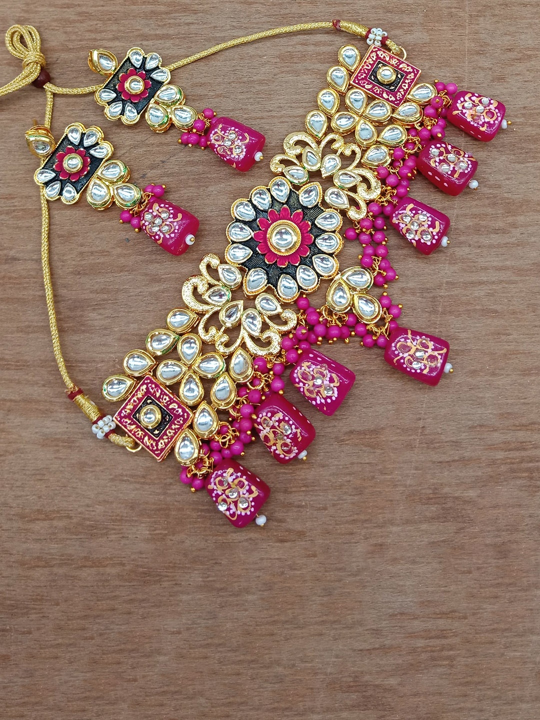 

AASHISH IMITATION Gold-Plated Stone-Studded & Beaded JewellerySet