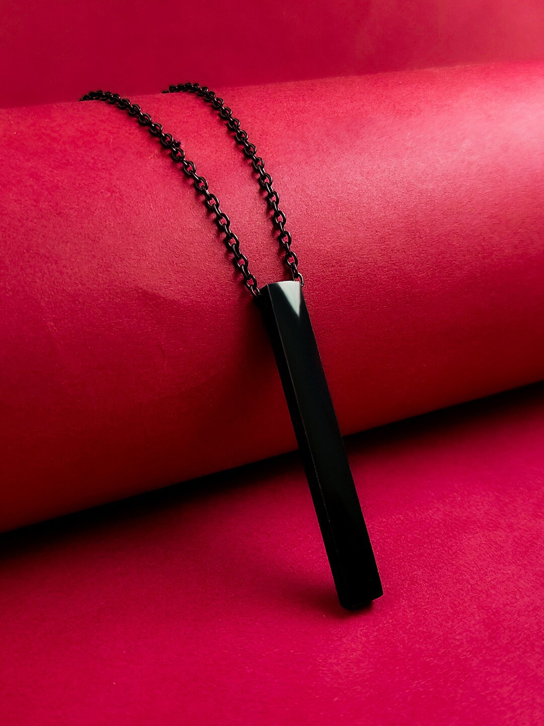 

Saizen Stainless Steel Vertical Bar Locket Pendant Chain, Black