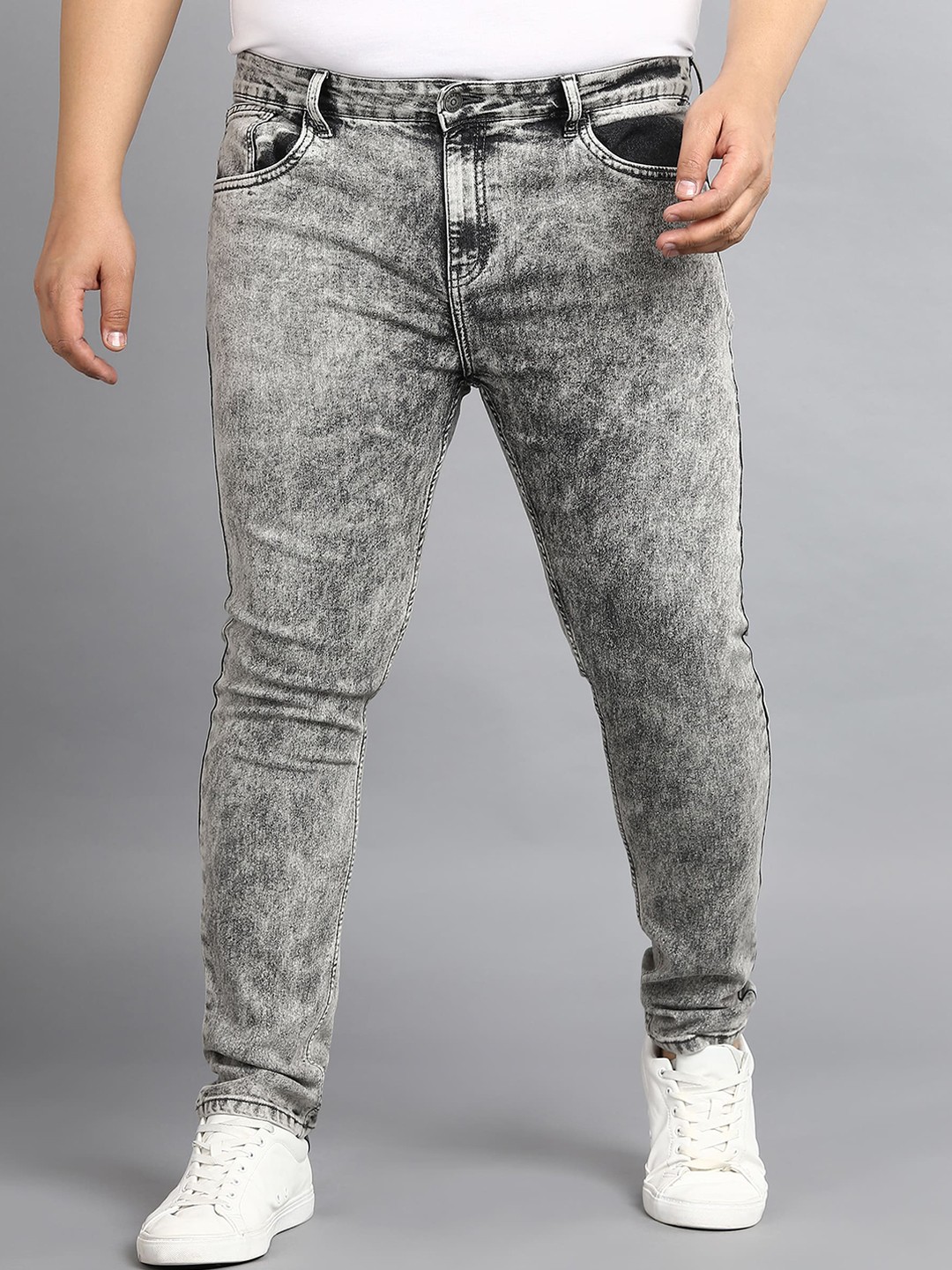 

Urbano Plus Men Mid-Rise Heavy Fade Stretchable Jeans, Grey