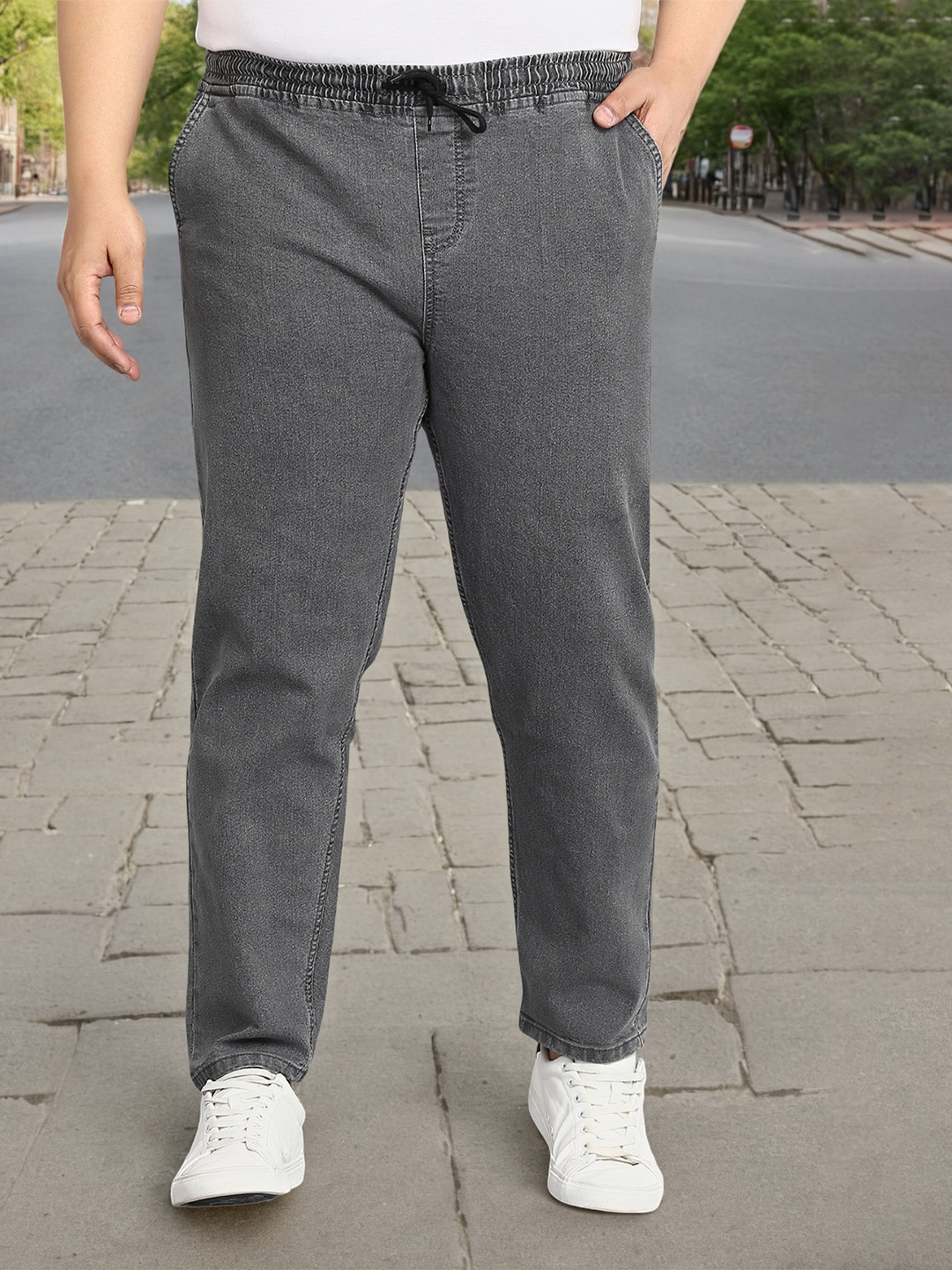 

Urbano Plus Men Mid-Rise Stretchable Jeans, Grey
