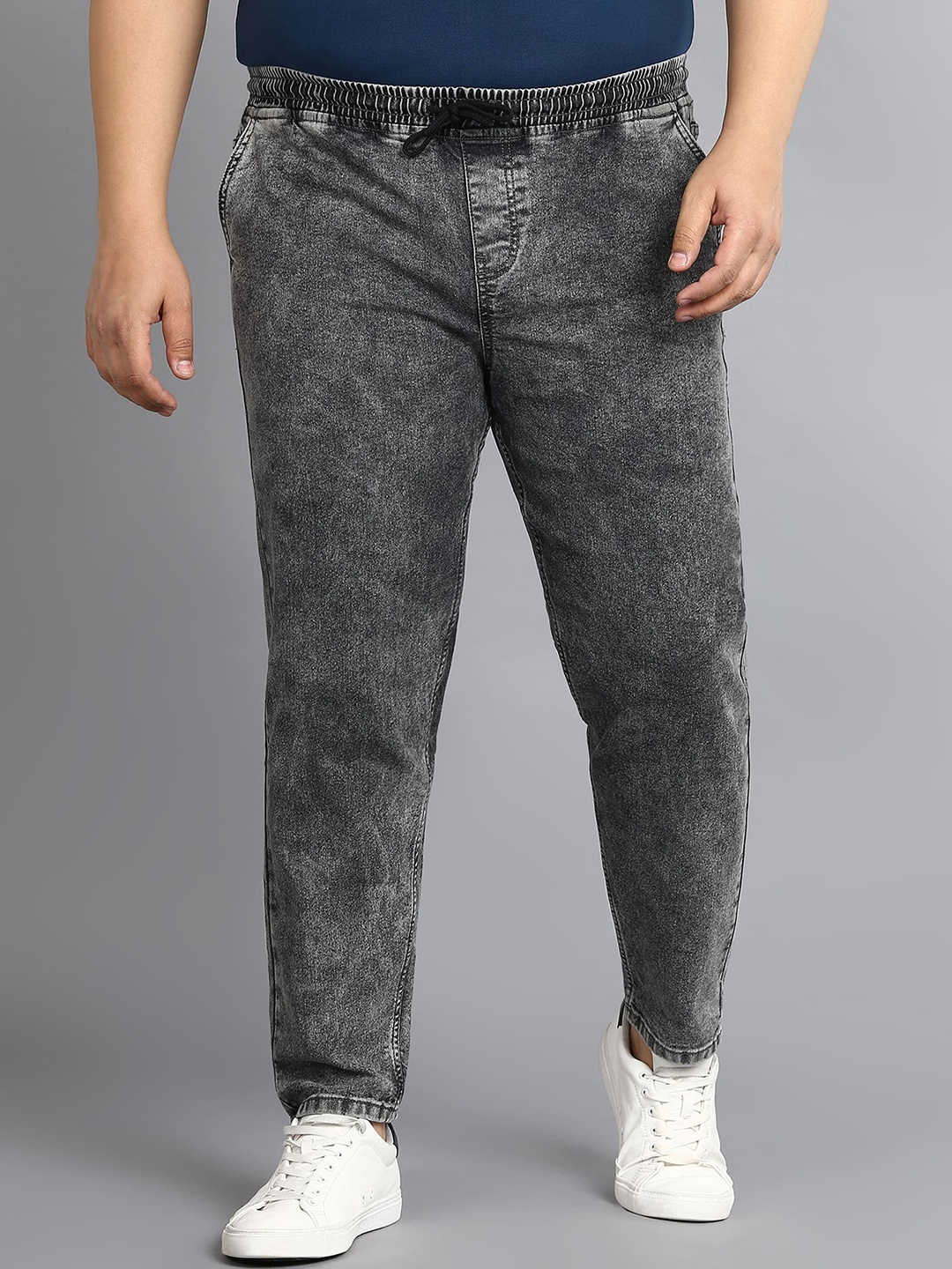 

Urbano Plus Men Regular Fit Mid-Rise Heavy Fade Stretchable Jeans, Grey