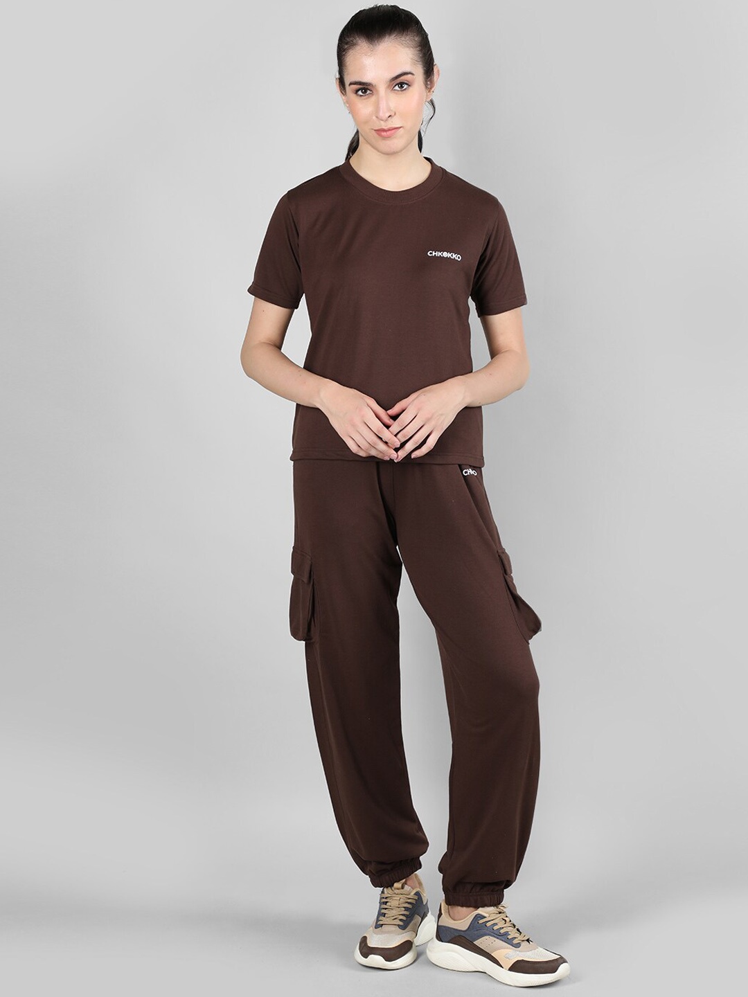 

CHKOKKO Brand Logo Printed Detail T-shirt with Joggers, Coffee brown