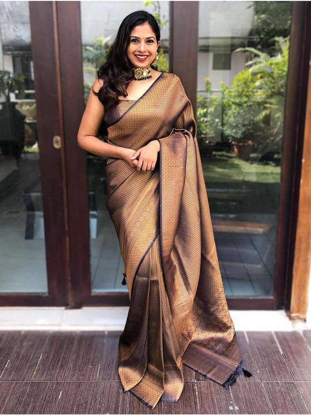 

Naishu Trendz Woven Design Zari Pure Silk Kanjeevaram Saree, Violet
