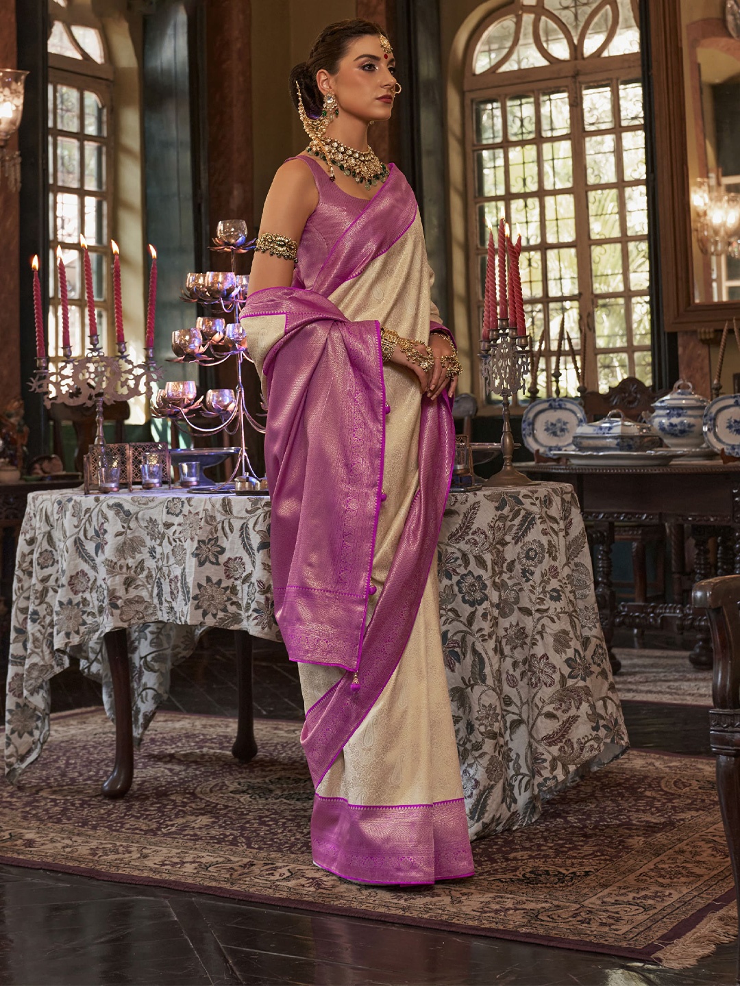 

elora Woven Design Zari Pure Silk Kanjeevaram Saree, Beige