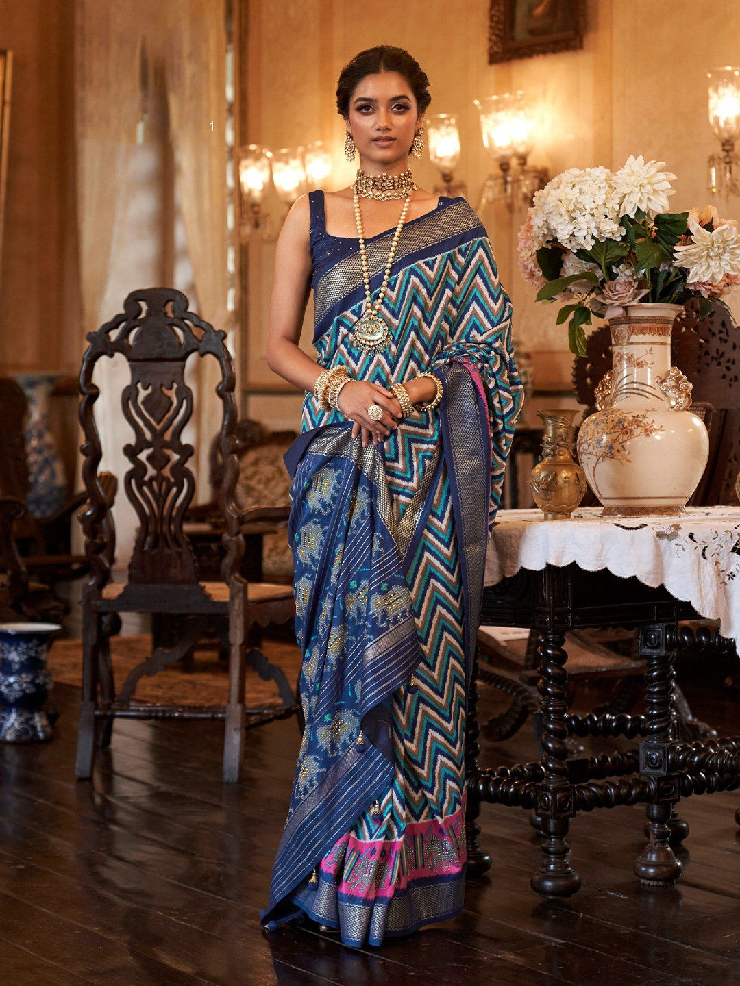 

elora Chevron Printed Zari Pure Silk Patola Saree, Blue