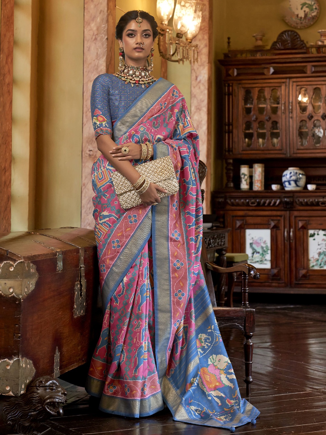 

elora Ethnic Motifs Zari Pure Silk Pochampally Saree, Pink