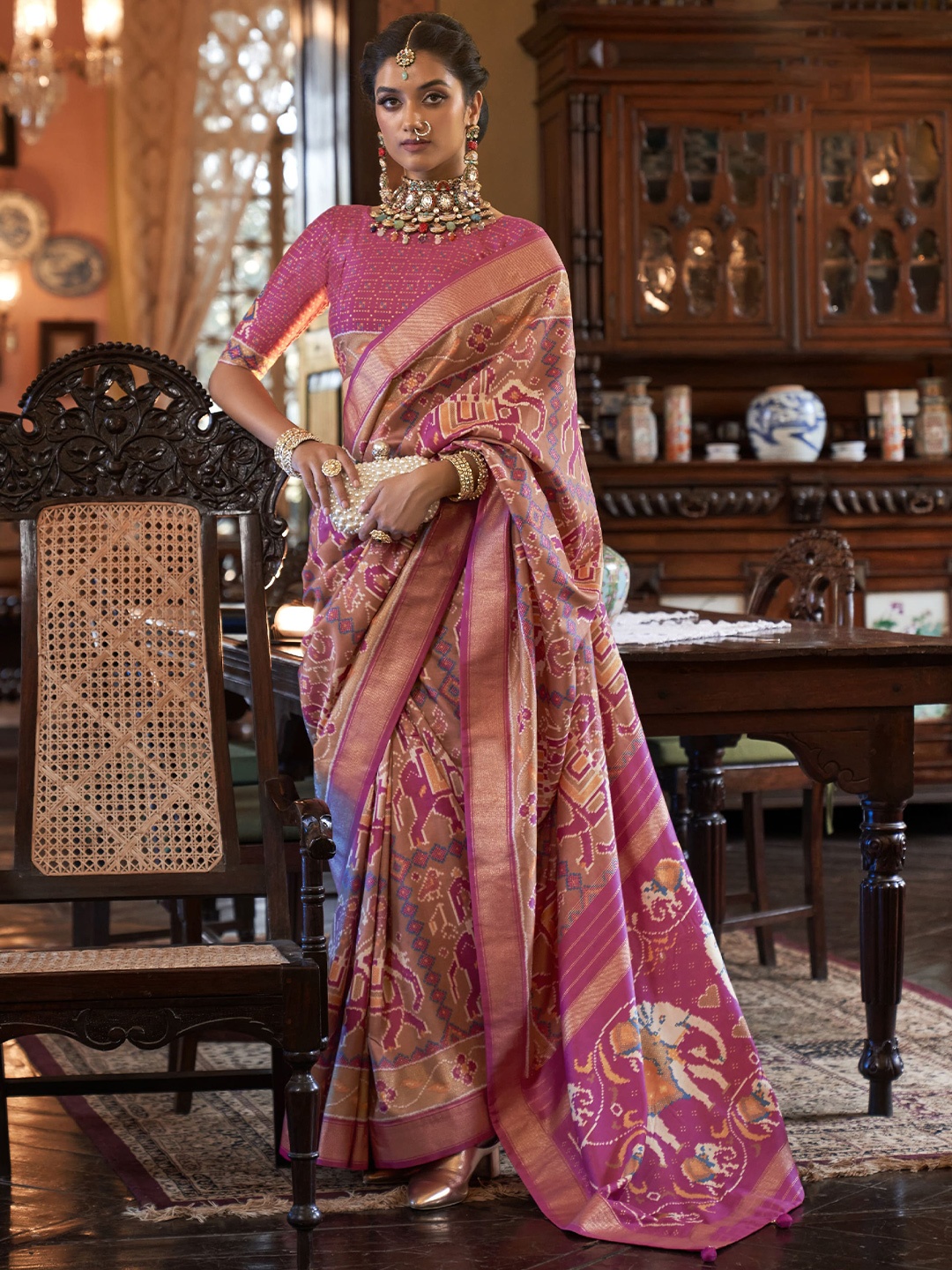 

elora Ethnic Motifs Zari Pure Silk Pochampally Saree, Brown