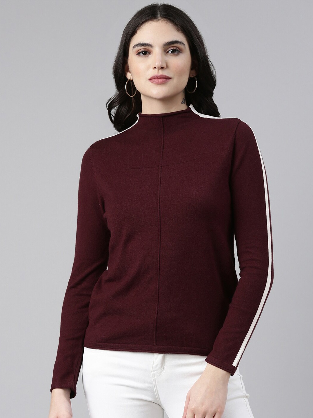 

SHOWOFF High Neck Fitted Top, Maroon