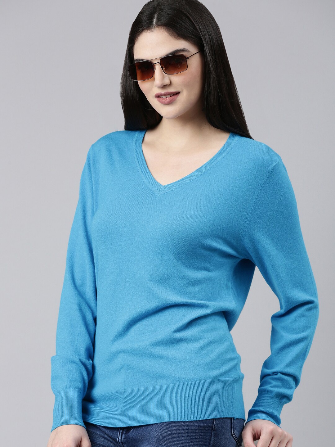 

SHOWOFF V-Neck Fitted Ribbed Acrylic Top, Blue