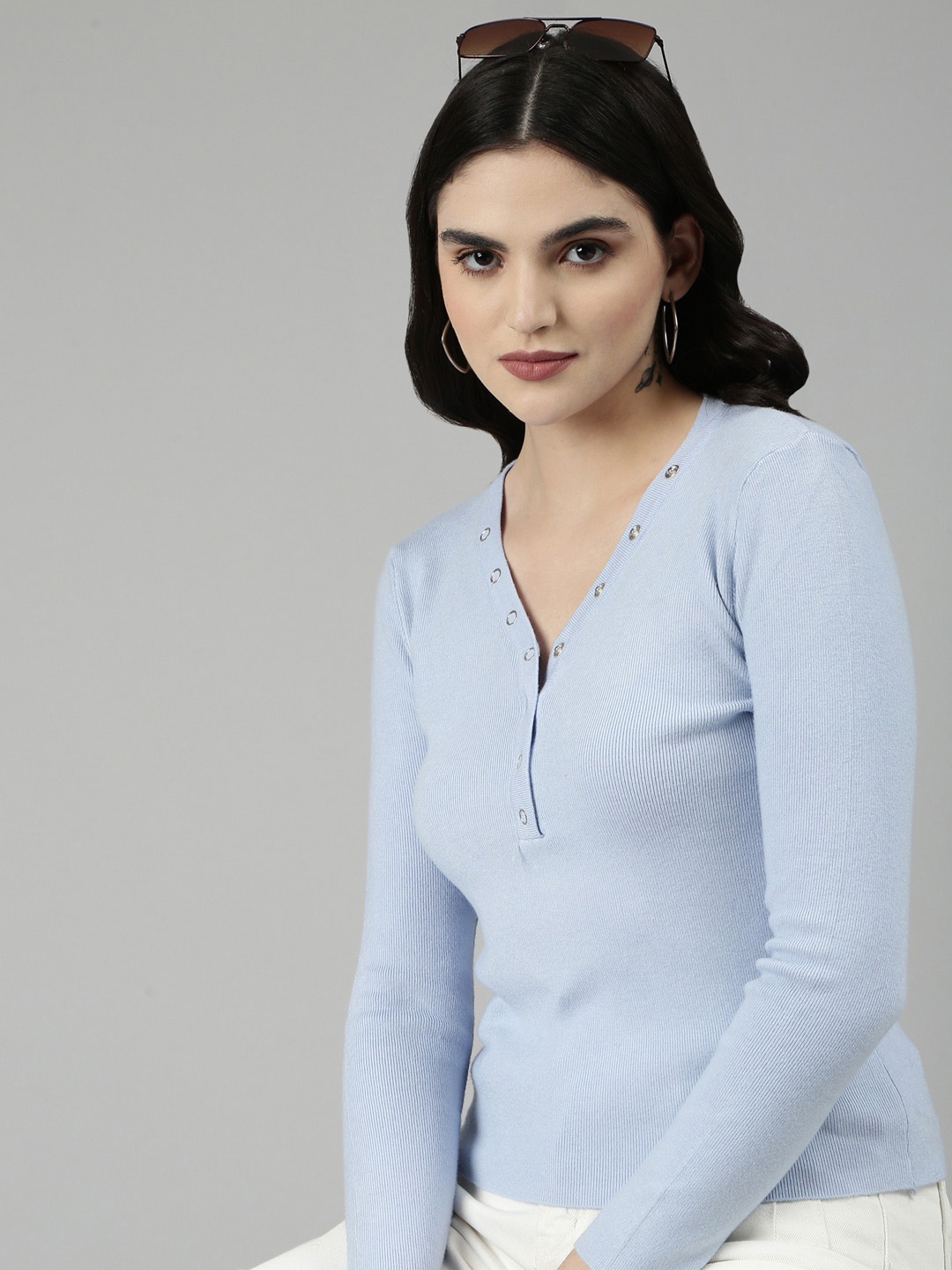

SHOWOFF V-Neck Long Sleeves Fitted Top, Blue