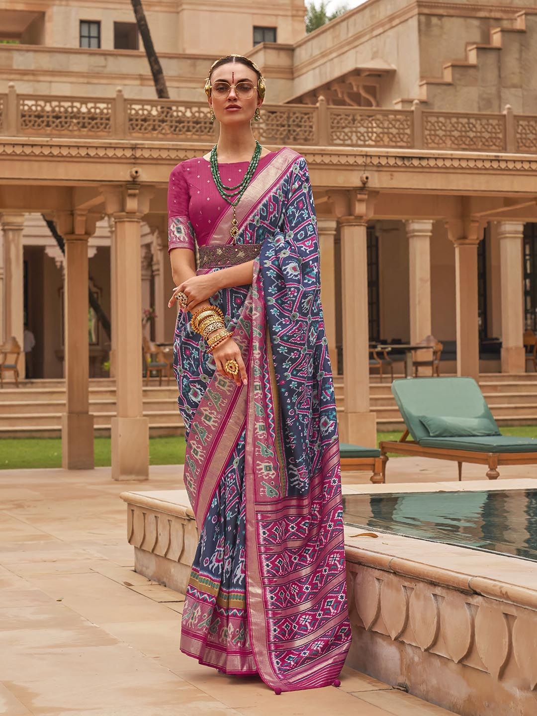 

elora Ethnic Motifs Printed Zari Pure Silk Patola Saree, Navy blue