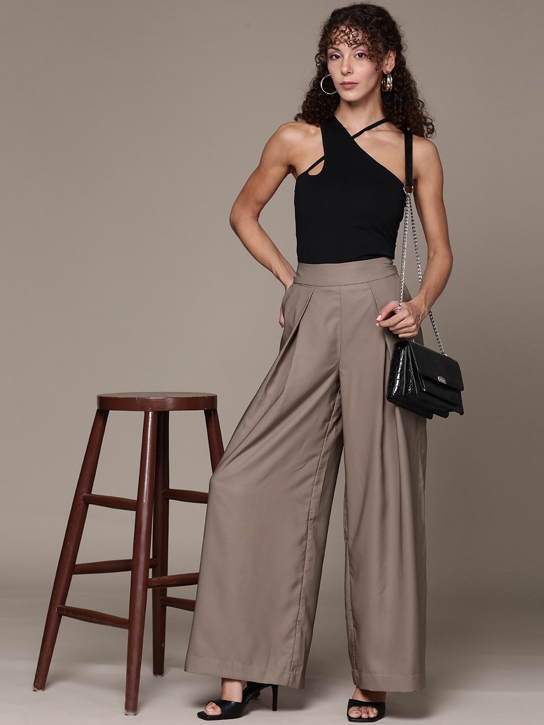 

bebe Women Season Staples Wide Leg Pleated Trousers, Brown