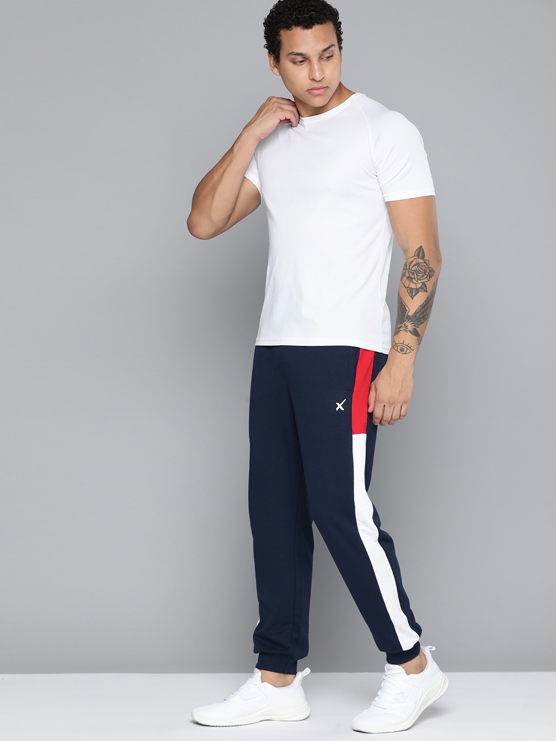 

HRX by Hrithik Roshan Men Regular Fit Lifestyle Joggers, Navy blue