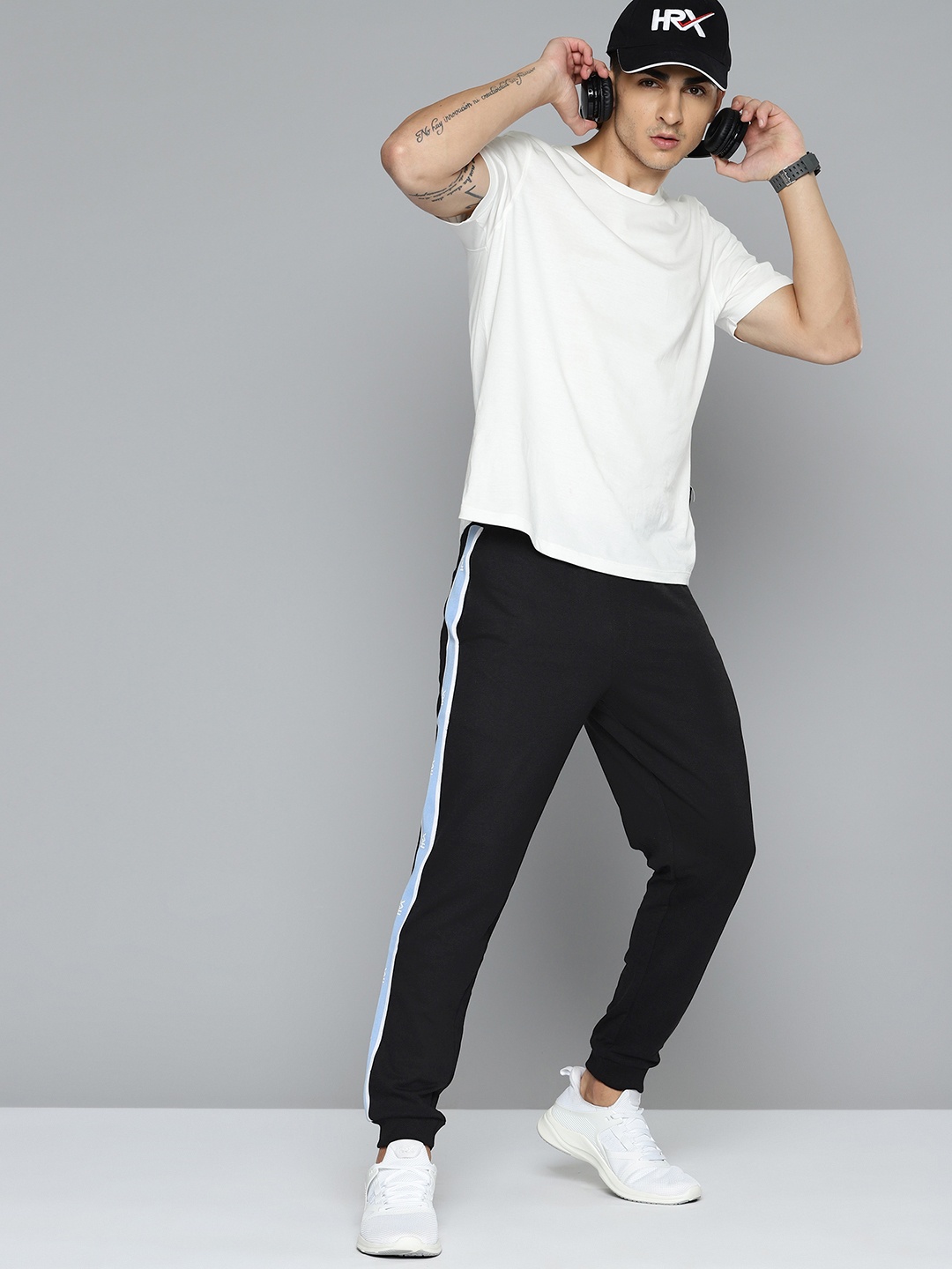 

HRX by Hrithik Roshan Men Side Striped Joggers, Black