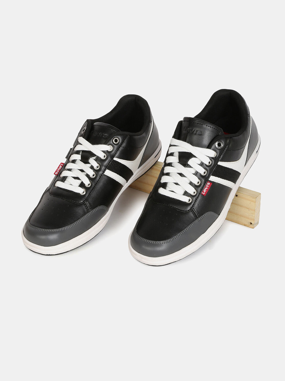 

Levis Men PU Lace-Ups Sneakers, Black