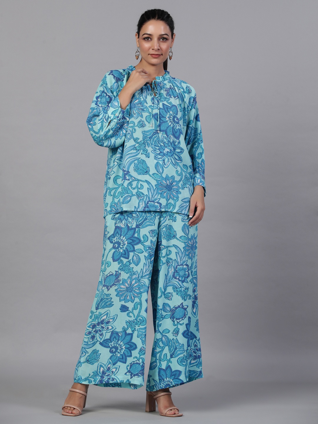 

Aadews Floral Printed Top With Palazzos, Blue