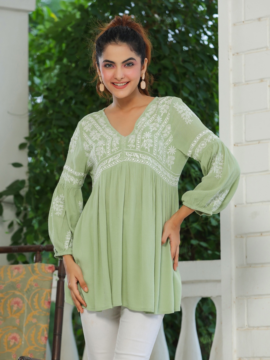 

Aadews Floral Embroidered Puff Sleeves Gathered A-Line Top, Green
