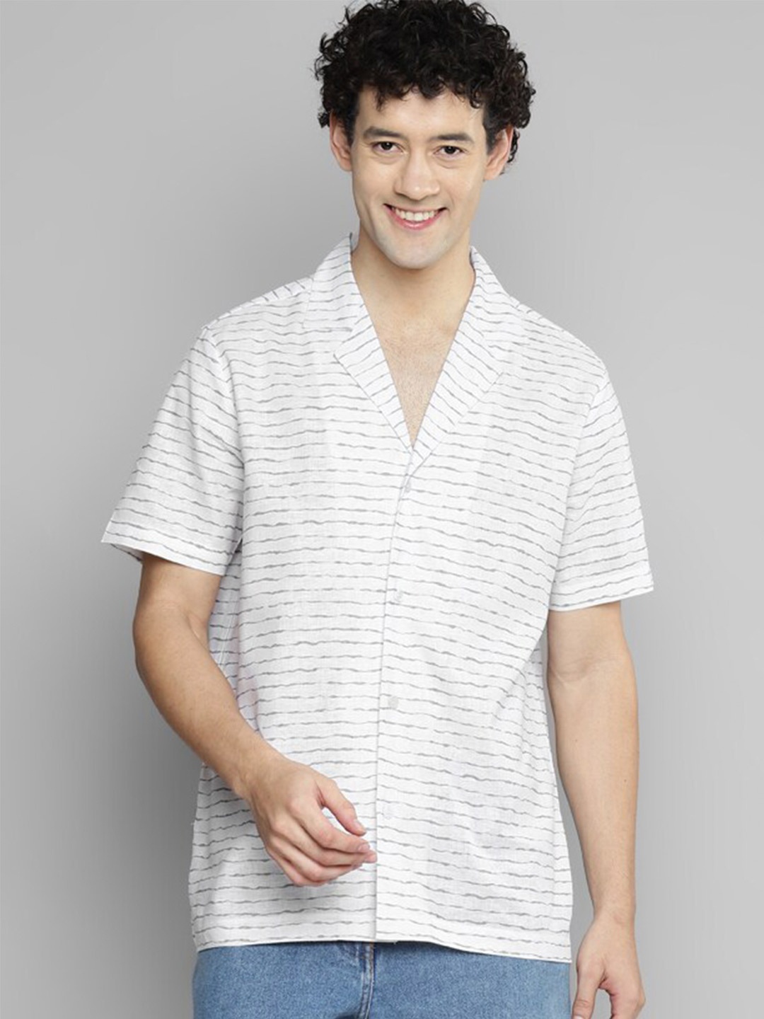 

Kook N Keech White Boxy Fit Striped Cuban Collar Pure Linen Resort Shirt