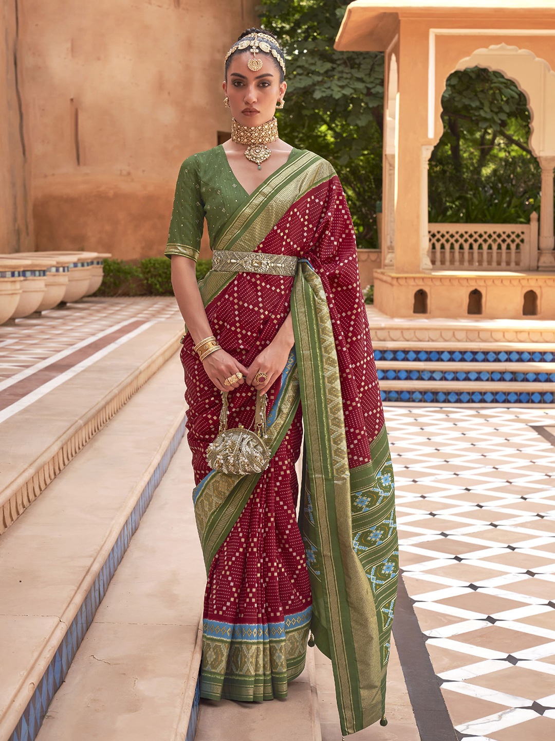 

elora Woven Design Zari Pure Silk Ikat Saree, Maroon