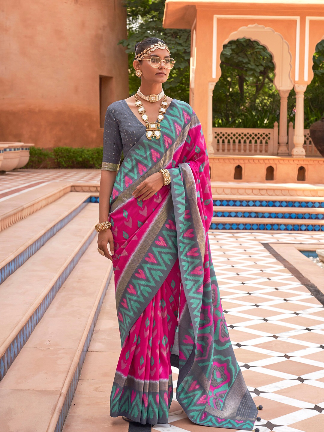 

elora Ethnic Motifs Zari Pure Silk Ikat Saree, Pink