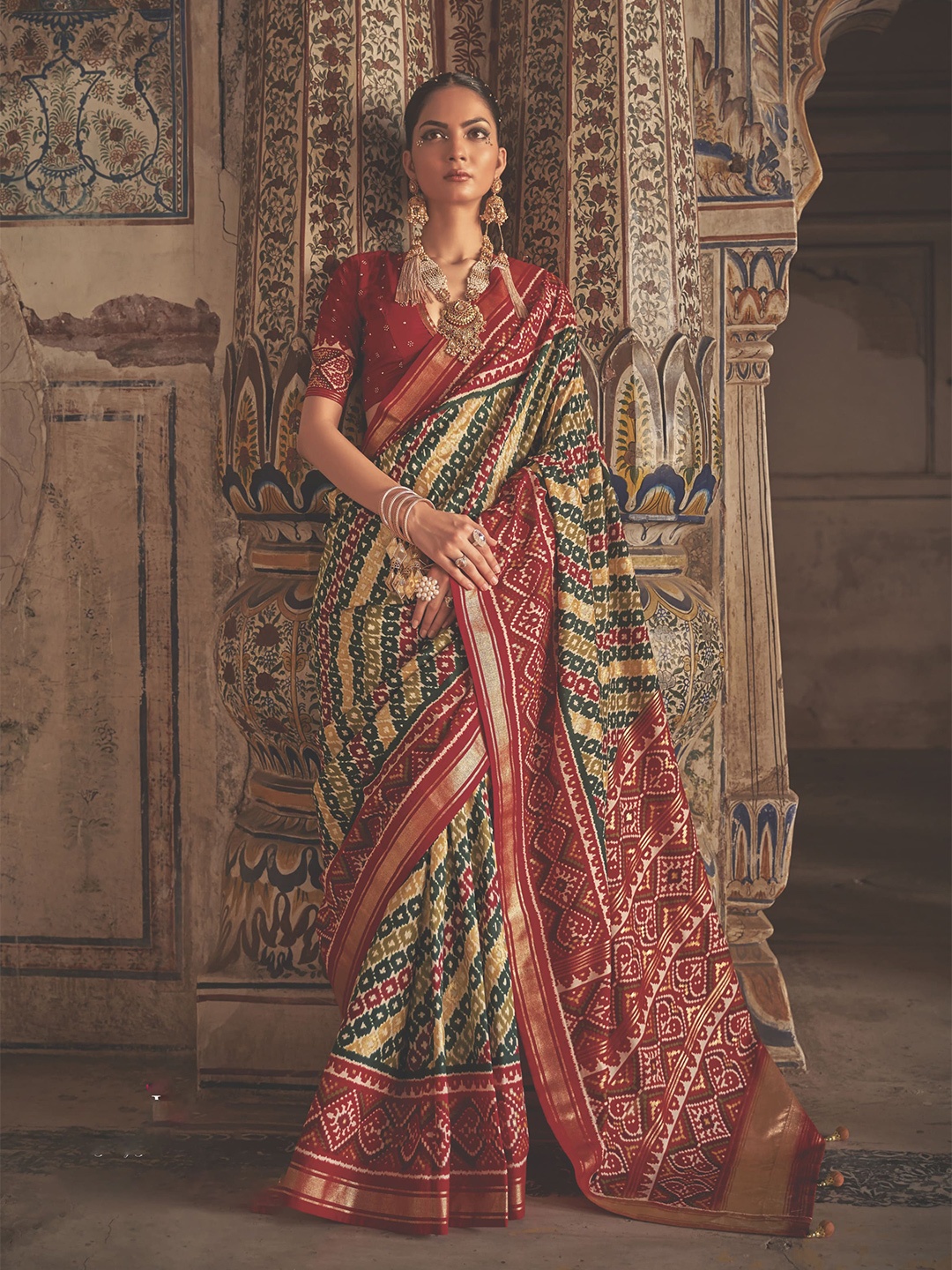 

elora Ethnic Motifs Zari Pure Silk Ikat Saree, Green